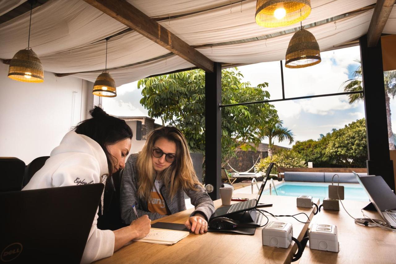 Creative Harbour Fuerteventura Hostel Lajares Ngoại thất bức ảnh