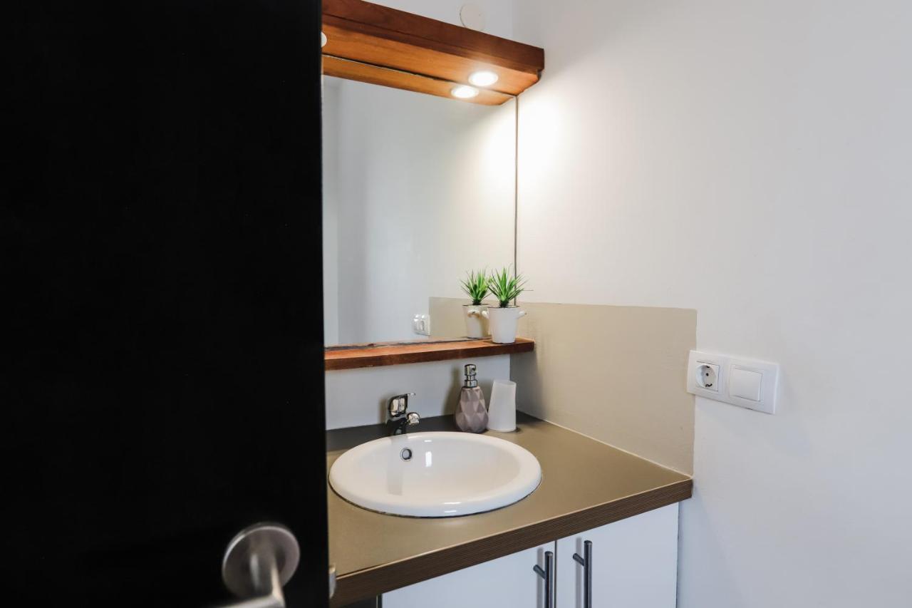 Creative Harbour Fuerteventura Hostel Lajares Ngoại thất bức ảnh